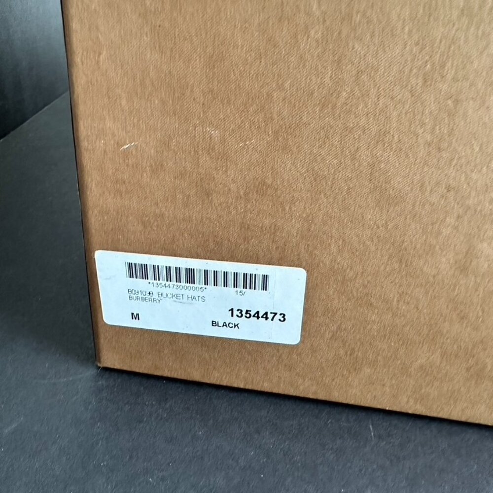 Burberry Logo Bonnet Bucket Hat Clear Visor Size M NEW - Picture 10 of 11